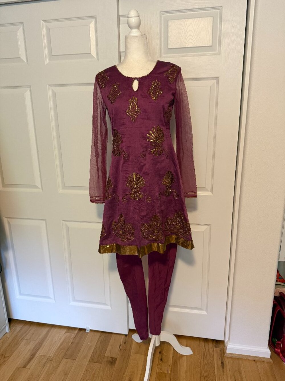 Lilac Kurta set with Gold accents